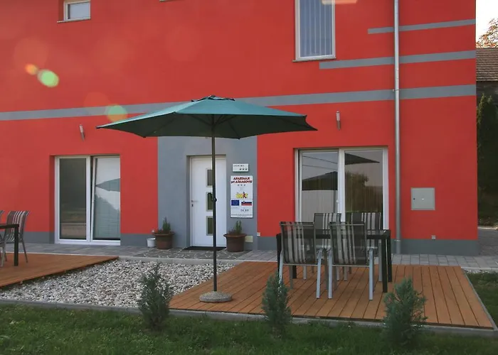 Pri Adamsovih Чатеж-об-Сави